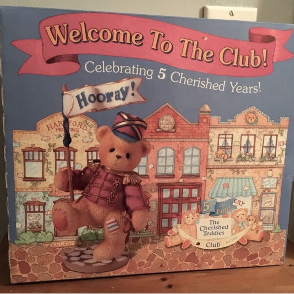 1999 Cherished Teddies members box